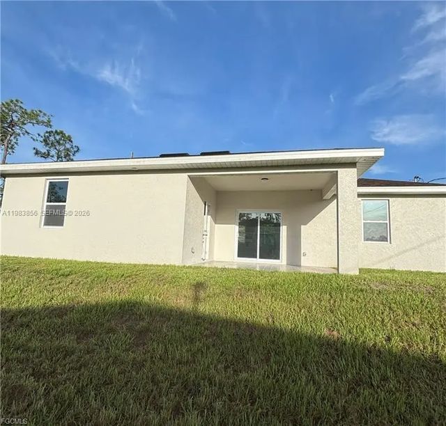 4 of 19 - 1422 Highland Avenue, Lehigh Acres, FL