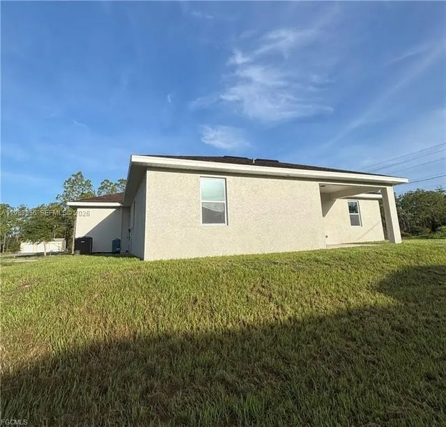 5 of 19 - 1422 Highland Avenue, Lehigh Acres, FL