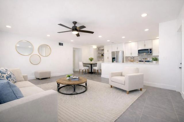4 of 33 - 203 Manatee Lane #a, Fort Pierce, FL