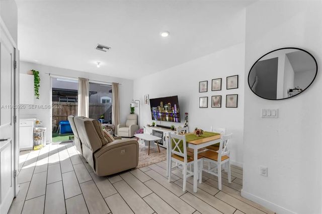3 of 24 - 1056 Se 24th Avenue, Homestead, FL