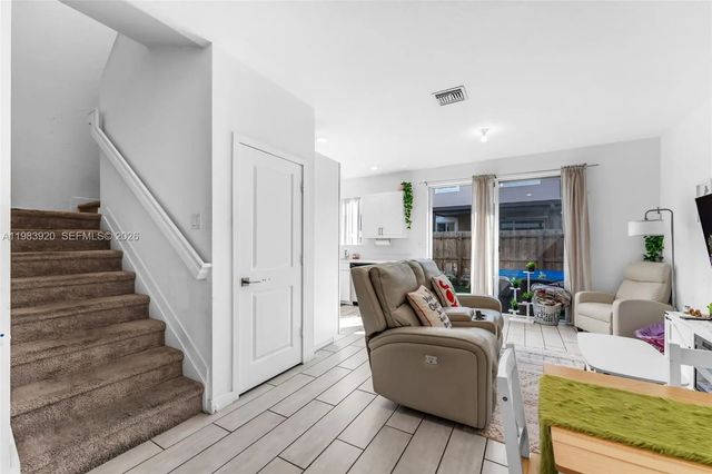 4 of 24 - 1056 Se 24th Avenue, Homestead, FL