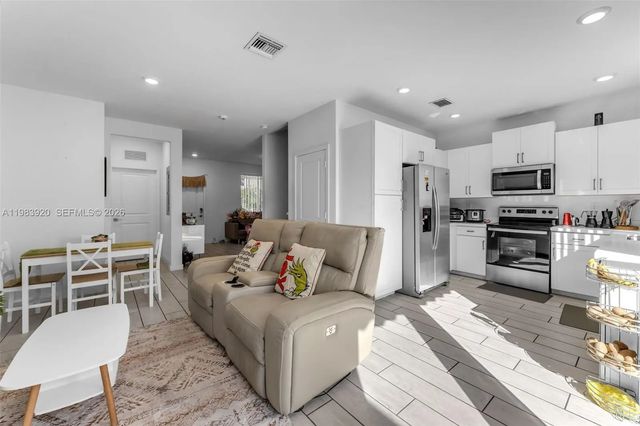 5 of 24 - 1056 Se 24th Avenue, Homestead, FL