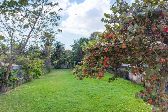 2 of 10 - 1922 Nw 33rd Street, Miami, FL