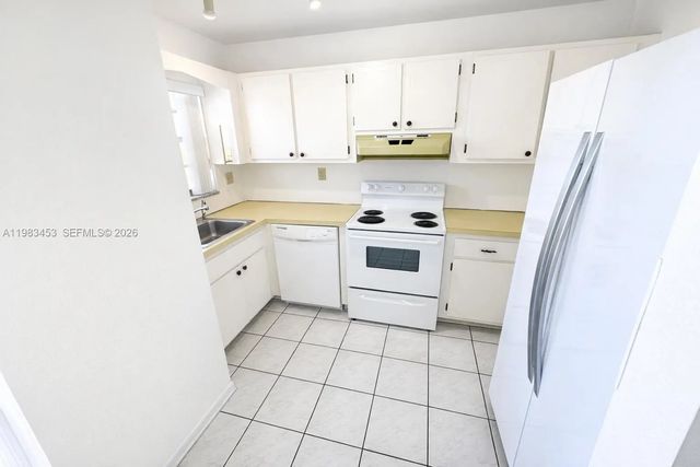 4 of 22 - 1630 W 46th Street #514b, Hialeah, FL