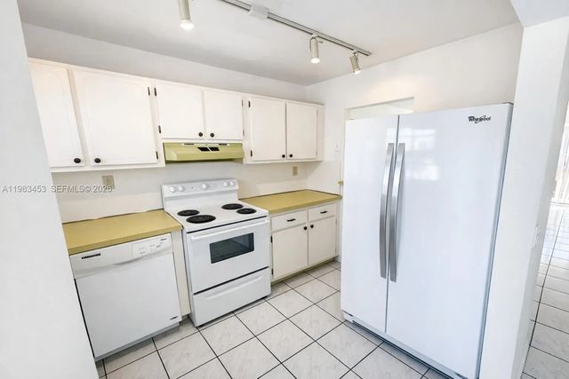 5 of 22 - 1630 W 46th Street #514b, Hialeah, FL