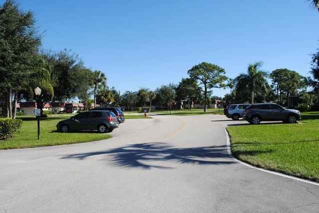 3 of 37 - 815 Salem Lane, Lake Worth, FL