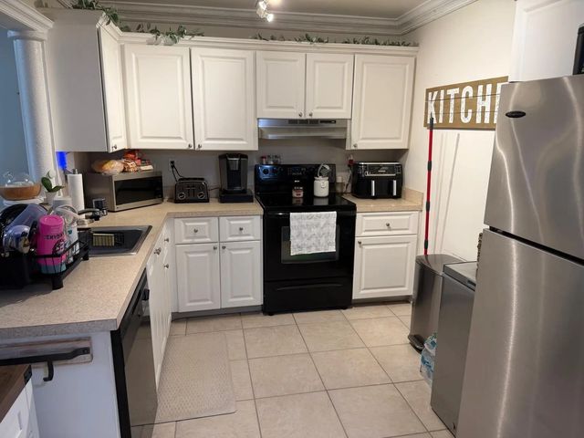 2 of 9 - 711 N Pine Island Road #104, Plantation, FL