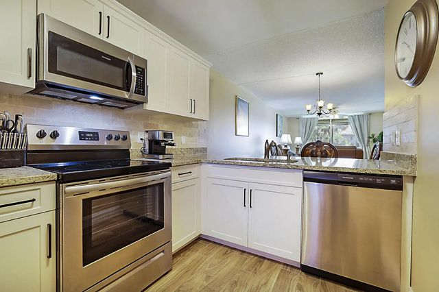 2541 Aragon Boulevard #202, Sunrise