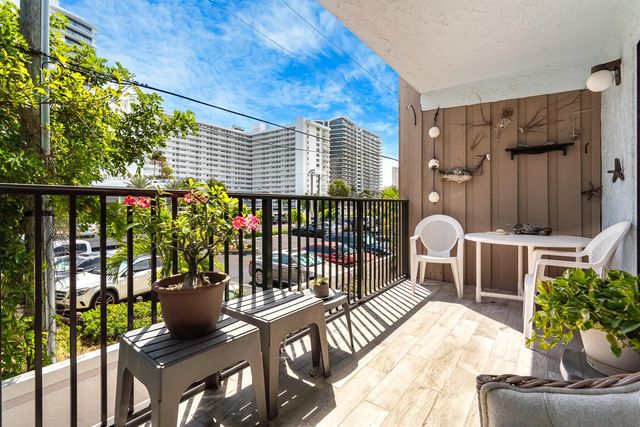 5 of 37 - 3250 Ne 12th Street #1, Pompano Beach, FL