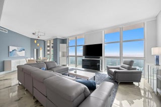 Photo of Listing #B26002981