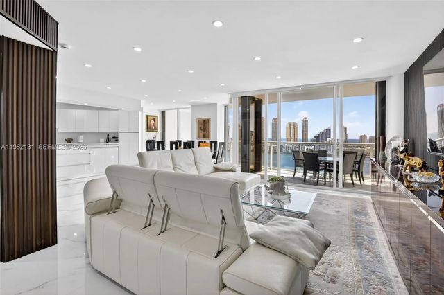 4000 Island Boulevard #2301, Aventura