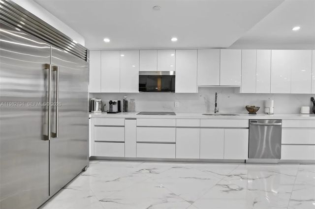 3 of 78 - 4000 Island Boulevard #2301, Aventura, FL