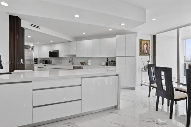 5 of 78 - 4000 Island Boulevard #2301, Aventura, FL