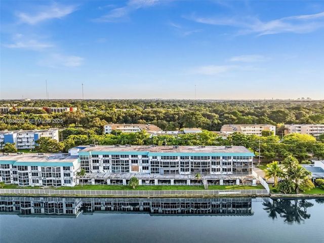 1170 Ne 191st Street #24, Miami