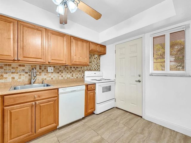 4 of 30 - 1170 Ne 191st Street #24, Miami, FL