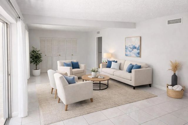 3 of 15 - 2687 Garden Drive N #212, Lake Worth Beach, FL
