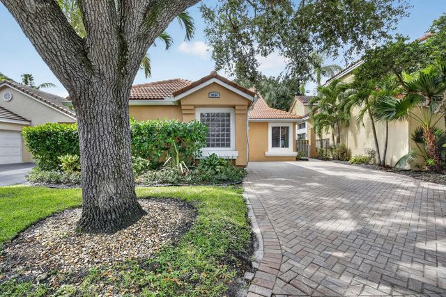 10124 Nw 4th Street, Plantation
