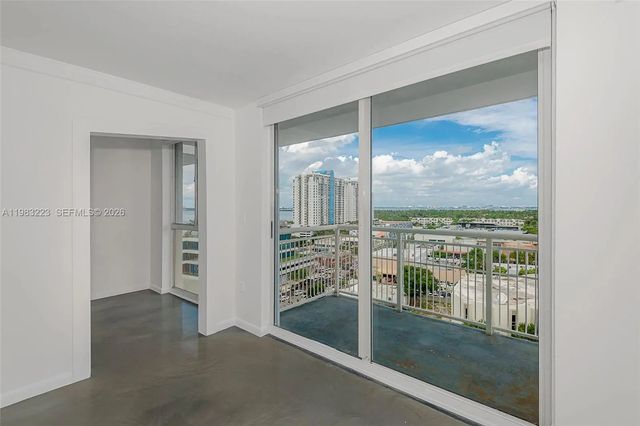 4 of 27 - 1688 West Avenue #ph-07, Miami Beach, FL