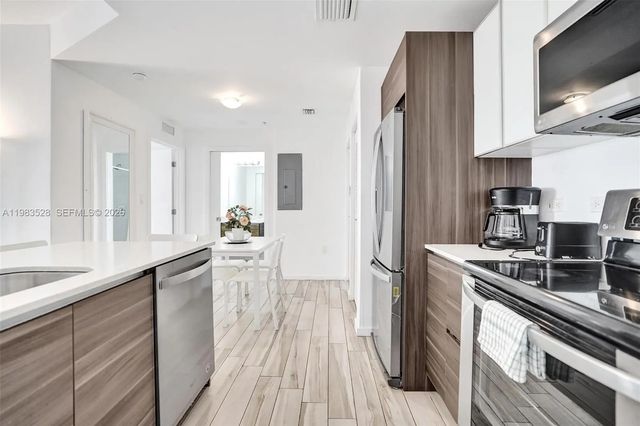 3 of 33 - 481 Ne 29th Street #702, Miami, FL