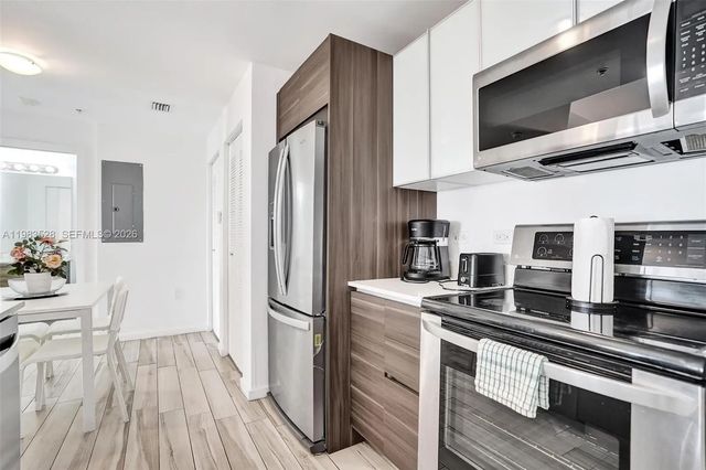4 of 33 - 481 Ne 29th Street #702, Miami, FL