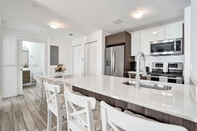 5 of 33 - 481 Ne 29th Street #702, Miami, FL