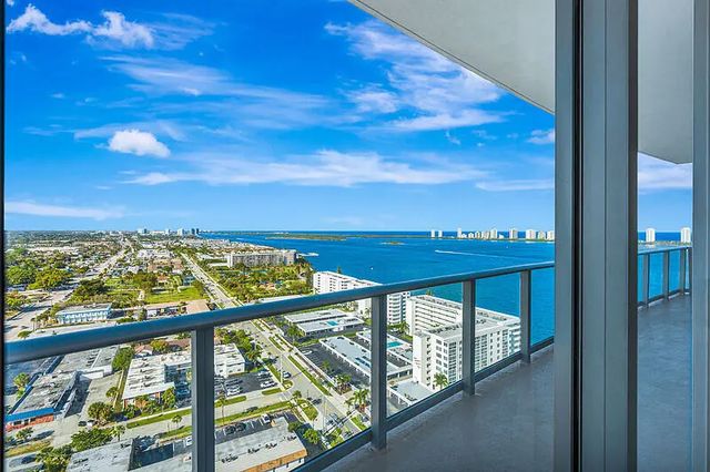 220 Lake Shore Drive #2105, Lake Park