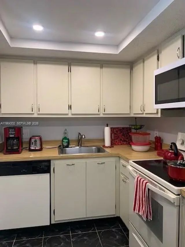 4 of 25 - 5530 Nw 44th Street #111c, Lauderhill, FL