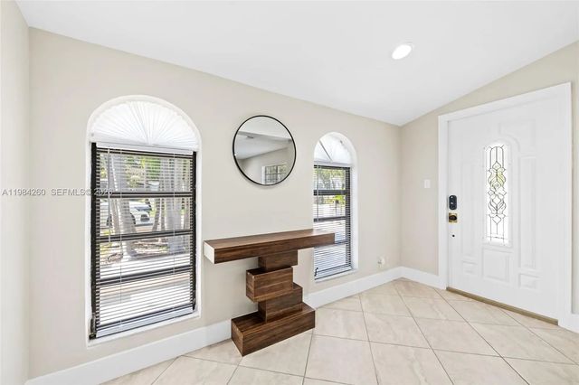2 of 20 - 864 Nw 16th Terrace, Fort Lauderdale, FL