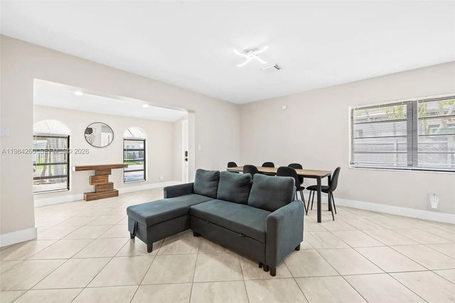 3 of 20 - 864 Nw 16th Terrace, Fort Lauderdale, FL