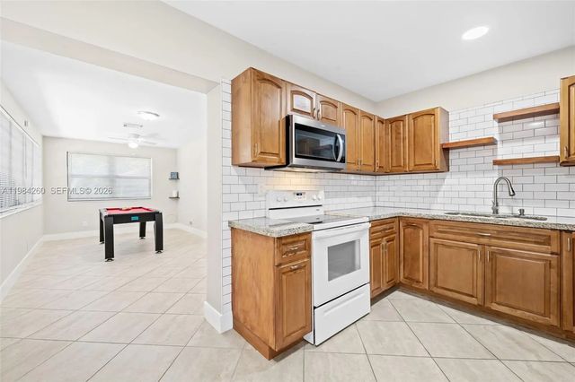 5 of 20 - 864 Nw 16th Terrace, Fort Lauderdale, FL