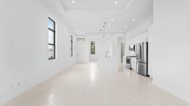 2 of 23 - 375 Se Via Sangro, Port St. Lucie, FL