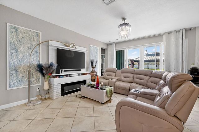 5 of 31 - 7477 Nw Greenspring Street, Port St. Lucie, FL