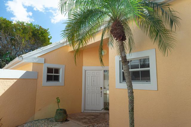 3 of 28 - 1100 Lytham Court, West Palm Beach, FL