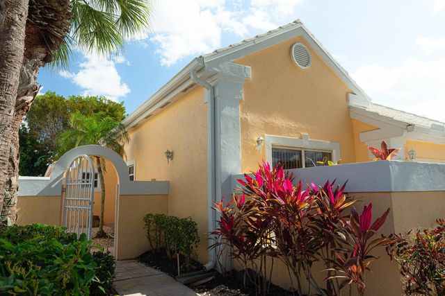 4 of 28 - 1100 Lytham Court, West Palm Beach, FL