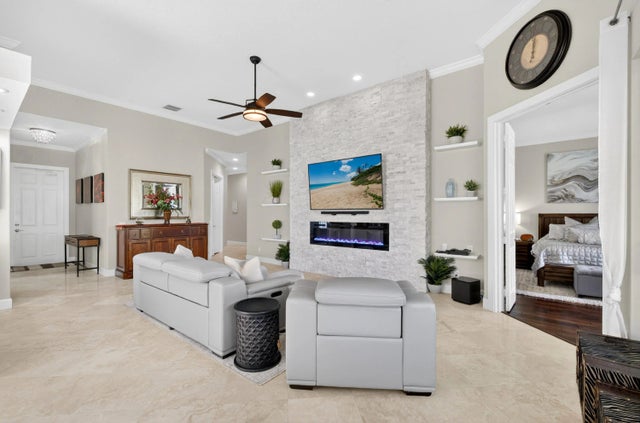 Photo of Listing #B26007084