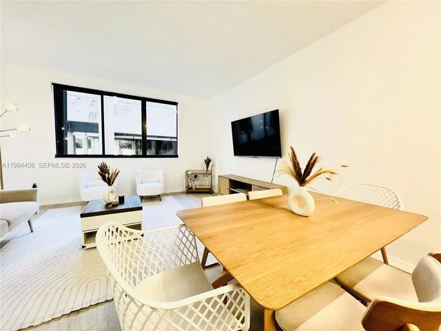 4 of 31 - 540 Brickell Key Drive #202, Miami, FL