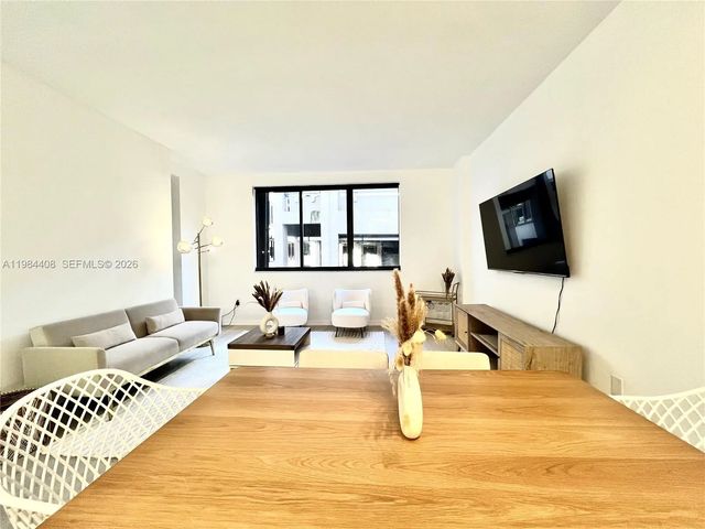 5 of 31 - 540 Brickell Key Drive #202, Miami, FL
