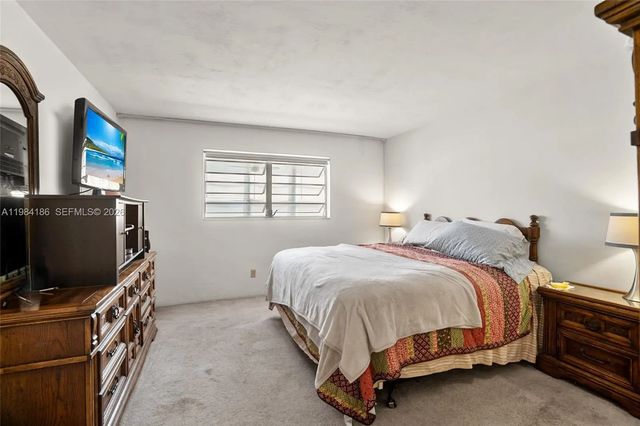 5 of 29 - 19001 Ne 14th Avenue #221, Miami, FL