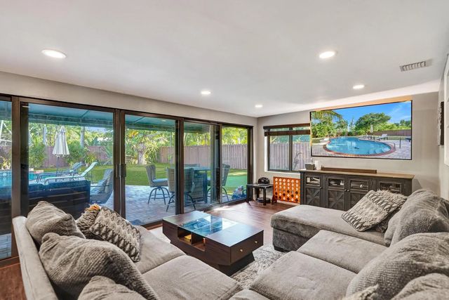 5 of 83 - 1728 Ne 17th Terrace, Fort Lauderdale, FL