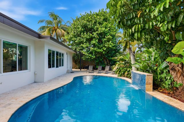 2 of 7 - 4760 Ne 17th Avenue, Oakland Park, FL