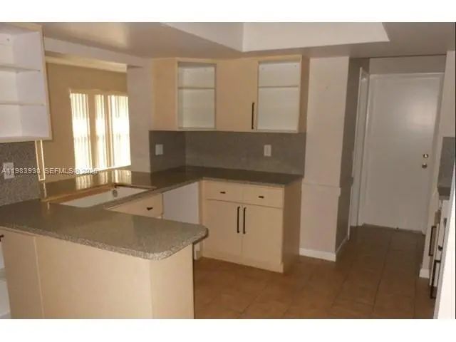 5 of 19 - 7540 Margate Boulevard, Margate, FL