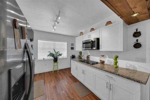 5 of 21 - 213 W 20th Street, Hialeah, FL