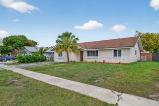 Photo of Listing #B26005689