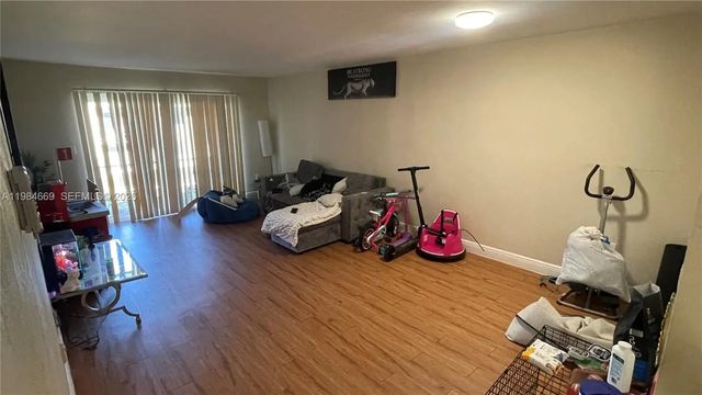 3 of 14 - 505 Nw 177th Street #212, Miami Gardens, FL