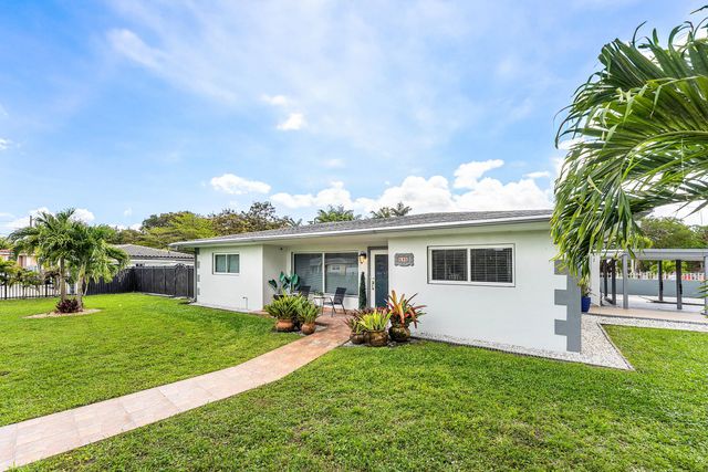 2 of 38 - 590 Nw 126th Street, North Miami, FL