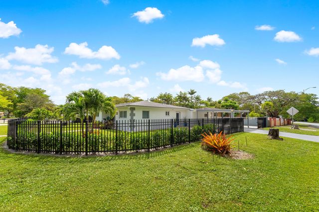 5 of 38 - 590 Nw 126th Street, North Miami, FL
