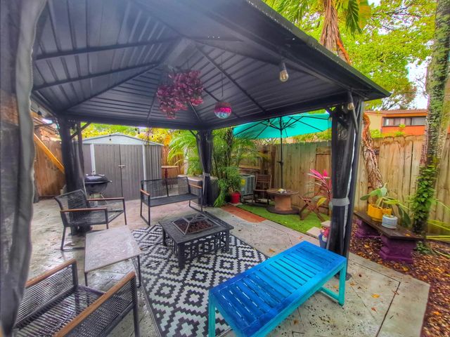 5 of 25 - 10180 E Cypress Court #10180, Pembroke Pines, FL