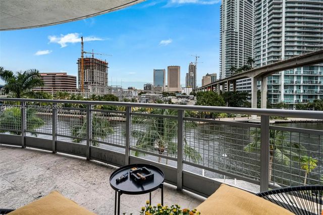 3 of 22 - 690 Sw 1st Court #501, Miami, FL