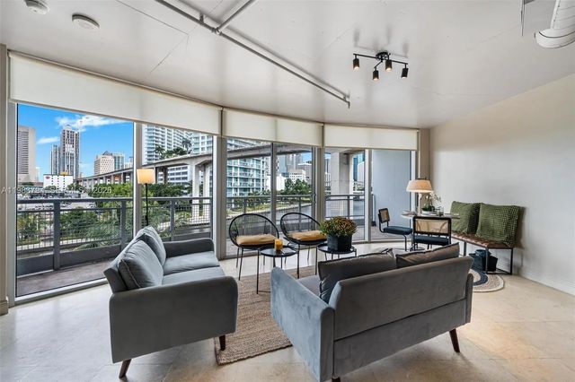 5 of 22 - 690 Sw 1st Court #501, Miami, FL