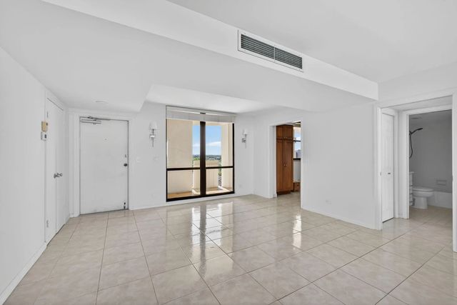 5 of 17 - 134 Lakeshore Drive #t14, North Palm Beach, FL